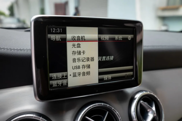 級別緊湊但不落窠臼,二手賓士CLA260有顏更有料 級別緊湊但不落窠臼,二手賓士CLA260有顏更有料