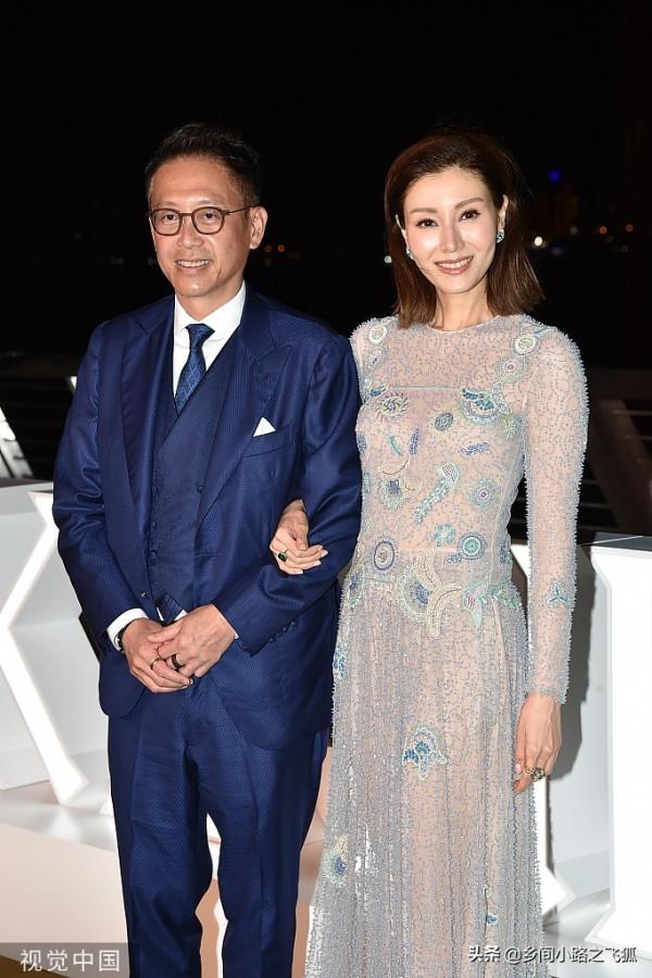 李嘉欣許晉亨甜蜜出席活動 與甘比同場不同臺