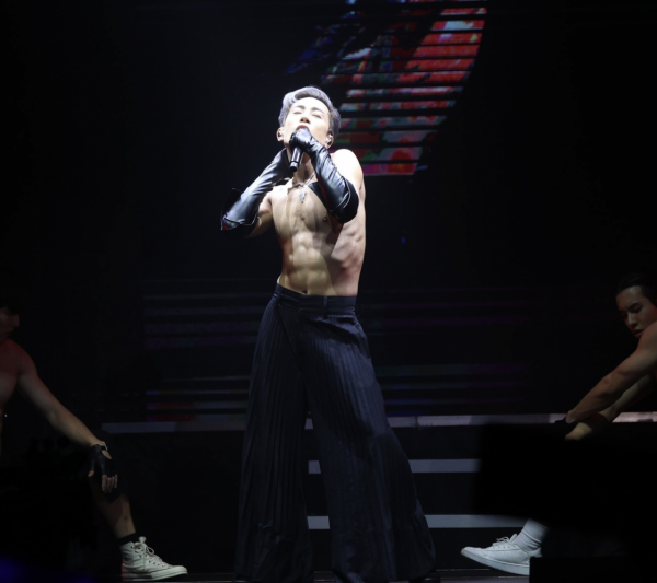 陳慧珊任馬天佑演唱會嘉賓,打扮精緻氣質冷豔,透露明年重返熒幕 陳慧珊任馬天佑演唱會嘉賓,打扮精緻氣質冷豔,透露明年重返熒幕