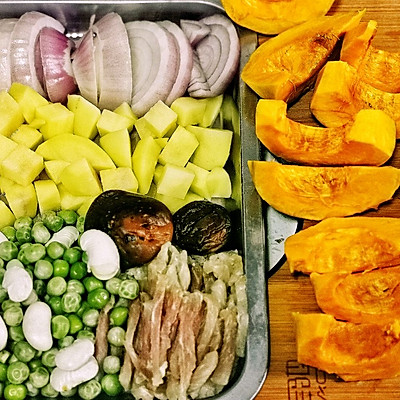 這麼做臘肉雜蔬燜飯營養又下飯，鄰居都能聞到香