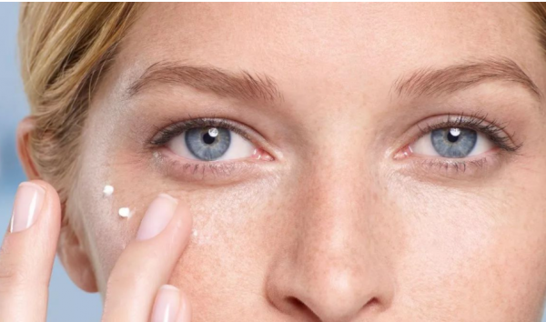 “眼霜”到底有沒有用？深扒它的謊言和真相