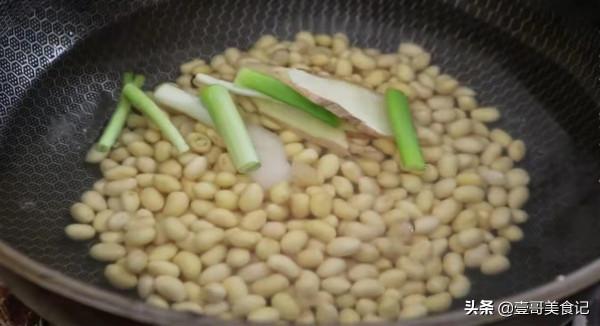 黃豆別總是打豆漿，試試這種新做法，開胃又下飯，比吃肉還解饞