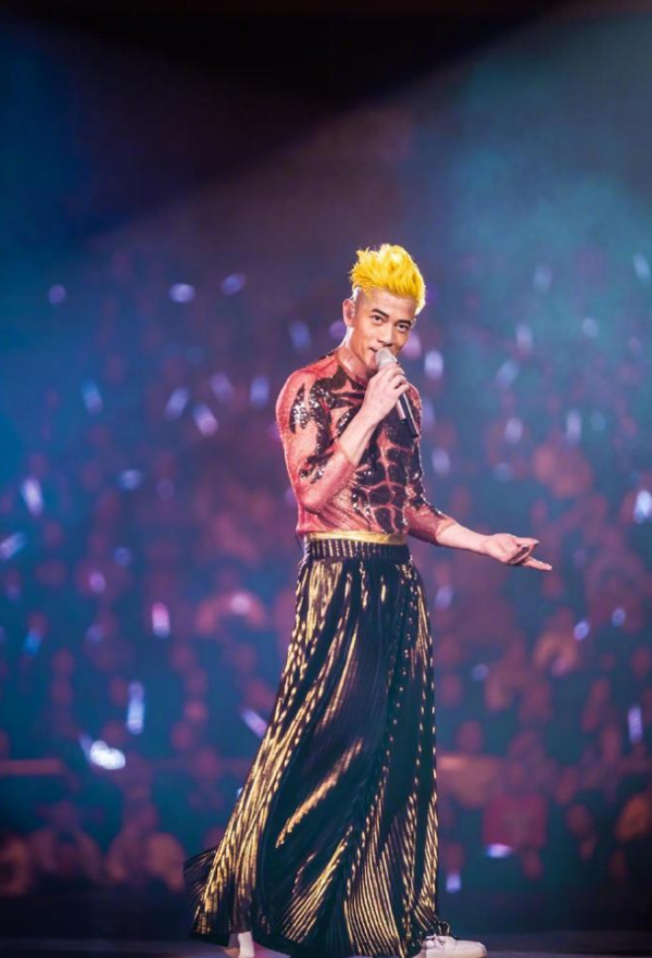 在“穿得野”這回事上，20年前的港圈巨星說了算