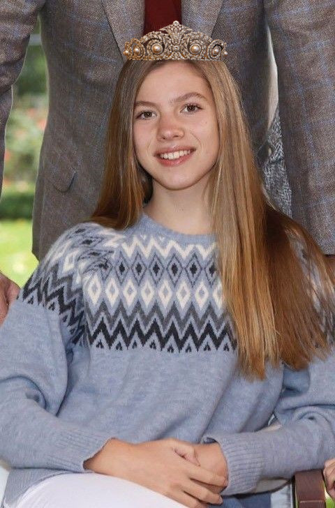 西班牙王室的8頂冠冕，萊昂諾爾和索菲亞戴上會如何呢，太漂亮了