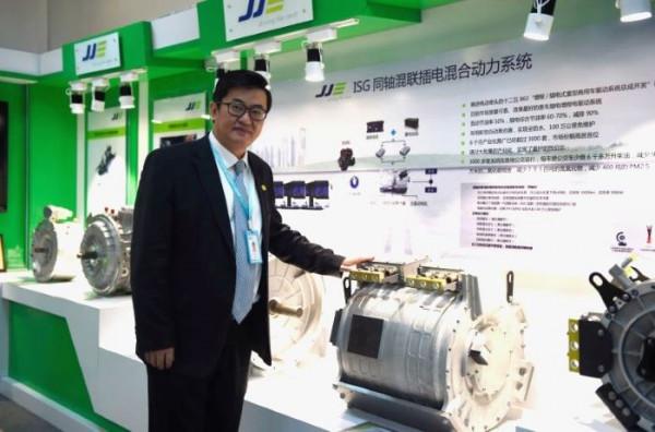 “頭雁”逆勢北飛！哈理工教授為新能源汽車安裝“中國芯”