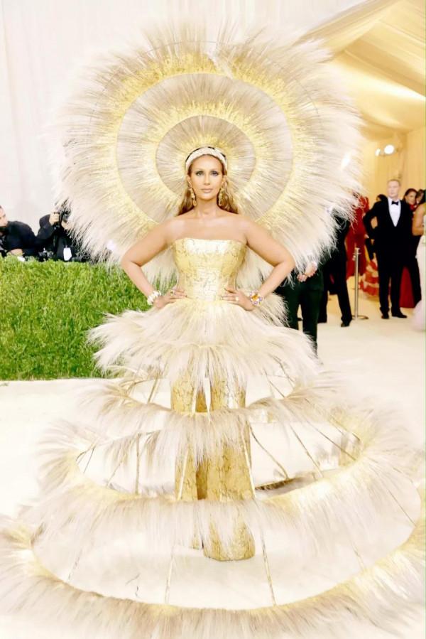 有些晚會,要在中午看,因為早晚會被雷s 有些晚會,要在中午看,因為早晚會被雷s