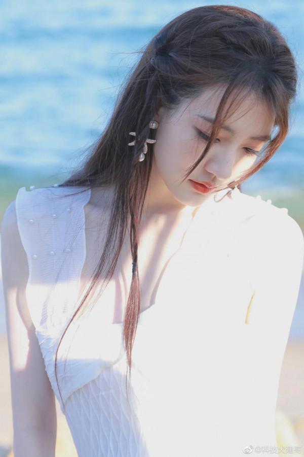 徐璐這組照片拍的很詭異 徐璐這組照片拍的很詭異