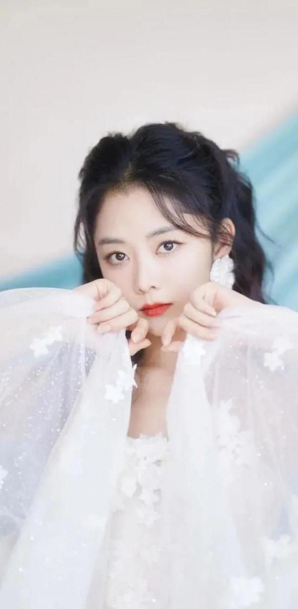 楊超越和譚松韻，誰更美