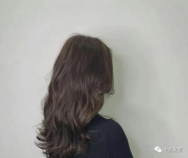 2021仍然是主流“半頭燙”,簡單好打理 2021仍然是主流“半頭燙”,簡單好打理