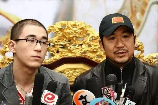 頂著噓聲拼命、父親去世才暴露身份，這8位星二代，每個都不簡單