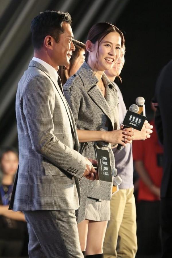 宣萱和古天樂穿得好像情侶裝，氣質看著好高階，一點不顯老