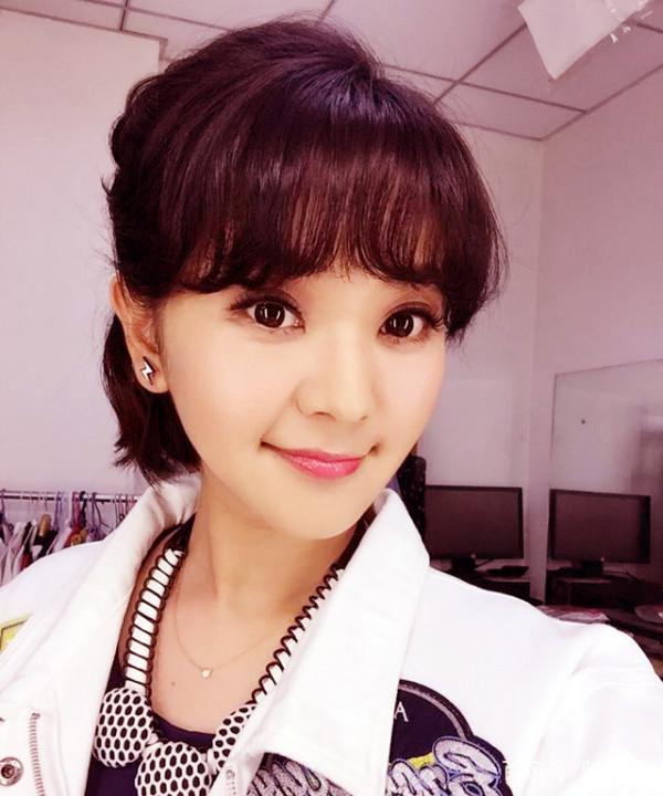 央視花旦方瓊:早年喪父,後嫁給上司,將丈夫當恩人 央視花旦方瓊:早年喪父,後嫁給上司,將丈夫當恩人