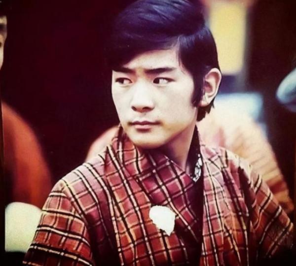 “荒誕”的不丹王朝，兩族之間有血海深仇，卻為利益娶仇家之女