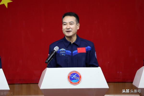 我軍史上,第一代航天員不是楊利偉將軍他們,而是方國俊他們 我軍史上,第一代航天員不是楊利偉將軍他們,而是方國俊他們