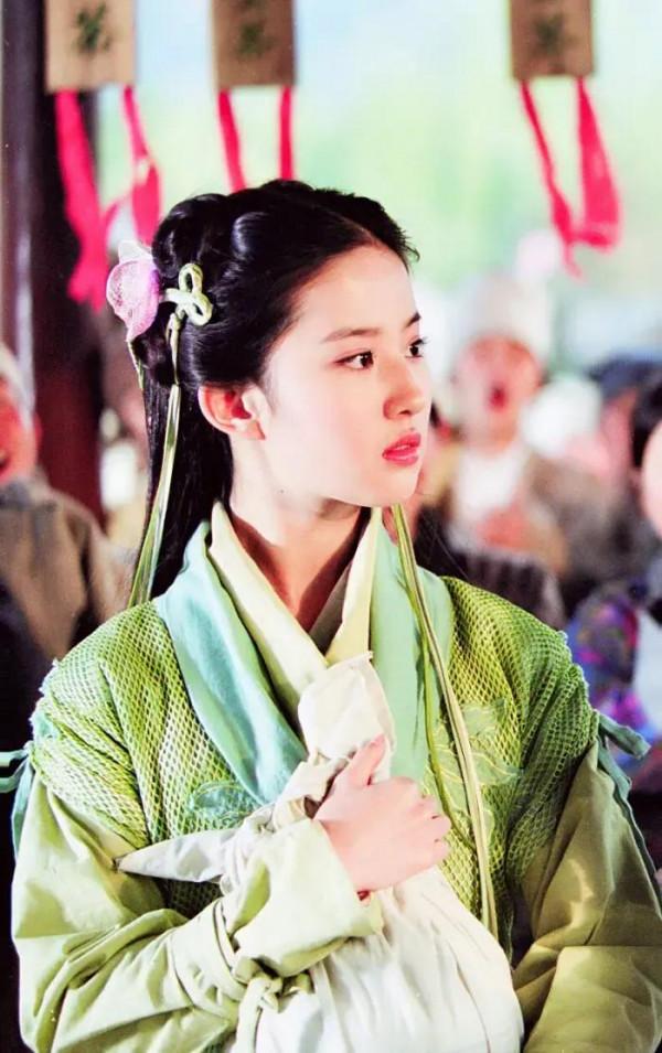 盤一盤過去古裝劇的服裝造型,跟現在的蚊帳子看看有多大差別 盤一盤過去古裝劇的服裝造型,跟現在的蚊帳子看看有多大差別