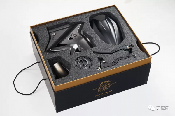 2022款 MV AGUSTA F3 RR 這次玩起了定風翼