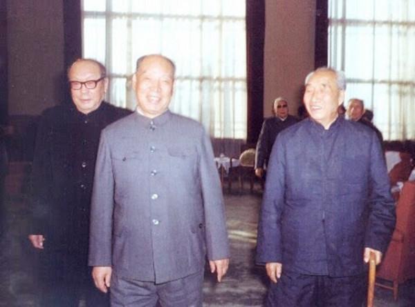 1955年授銜時，負責宣讀10大元帥名單的人，自己卻沒軍銜