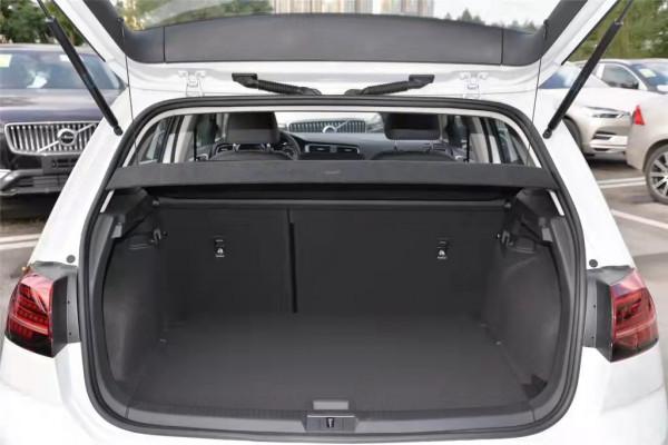 高爾夫&CenterDot;純電：緊湊型車，純電續航里程270km，配獨立懸掛