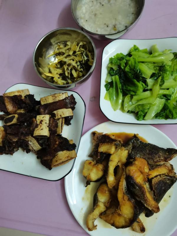 曬一曬最近母女倆偶爾的三餐 曬一曬最近母女倆偶爾的三餐