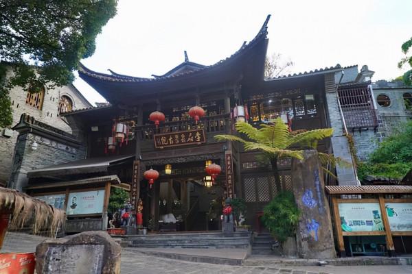 雲南有一古宅,主人靠玉石發家,是當地首富,曾娶緬甸公主為妻 雲南有一古宅,主人靠玉石發家,是當地首富,曾娶緬甸公主為妻