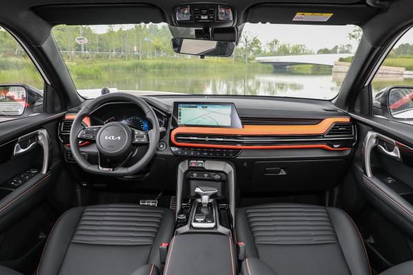 試駕起亞智跑Ace:動力不輸本田1.5T,關鍵還很省油 試駕起亞智跑Ace:動力不輸本田1.5T,關鍵還很省油