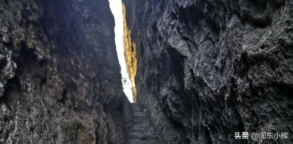 福建大山發現天然蘑菇石,外觀酷似“大力神杯”,在網上引起熱議 福建大山發現天然蘑菇石,外觀酷似“大力神杯”,在網上引起熱議