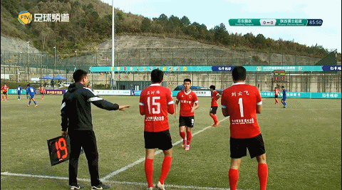 奇葩!中乙球隊主帥親自披掛上陣,42歲前國門新位置竟然是中場 奇葩!中乙球隊主帥親自披掛上陣,42歲前國門新位置竟然是中場