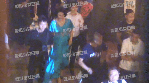 《第一爐香》，好像用小羊皮做了個醜包