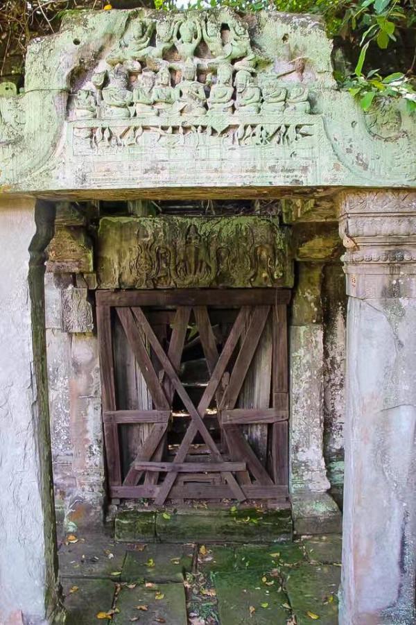 尋找失落的文明，隱蔽在叢林中的古剎，柬埔寨崩密列