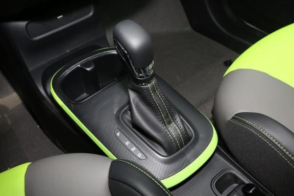 不到5萬起，3門4座雙氣囊，榮威再次推出代步小車，科萊威CLEVER