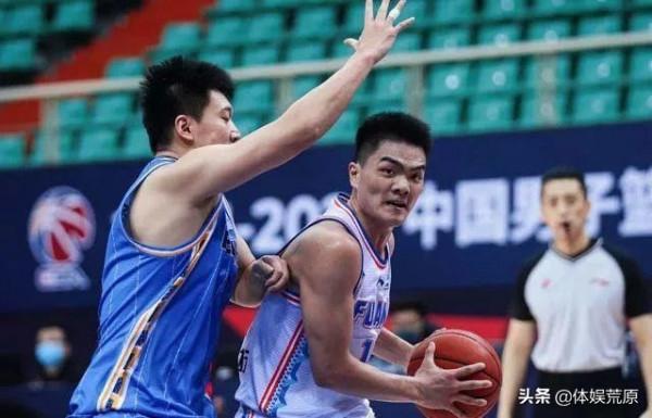 CBA新秀最佳陣容,餘嘉豪穩坐“釣魚臺”,兩名記者贊其追姚明 CBA新秀最佳陣容,餘嘉豪穩坐“釣魚臺”,兩名記者贊其追姚明