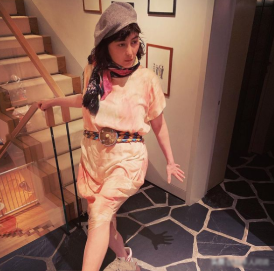 賭王女兒何超儀三層別墅曝光!牆壁掛滿名畫,嫁富豪老公未生子 賭王女兒何超儀三層別墅曝光!牆壁掛滿名畫,嫁富豪老公未生子