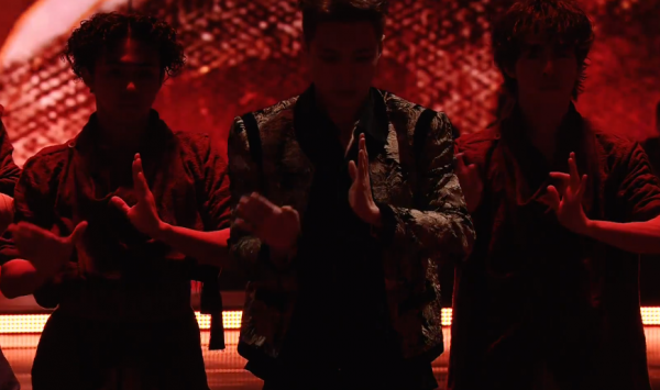 《街舞》全球直播翻車！地板鬆動事故頻發，王一博乾嘔張藝興胃疼