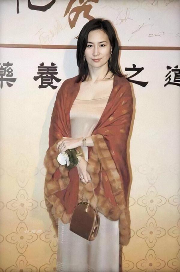 豪門從來沒有“小白兔”，賭王長房之女何超賢也是一名“狠角色”