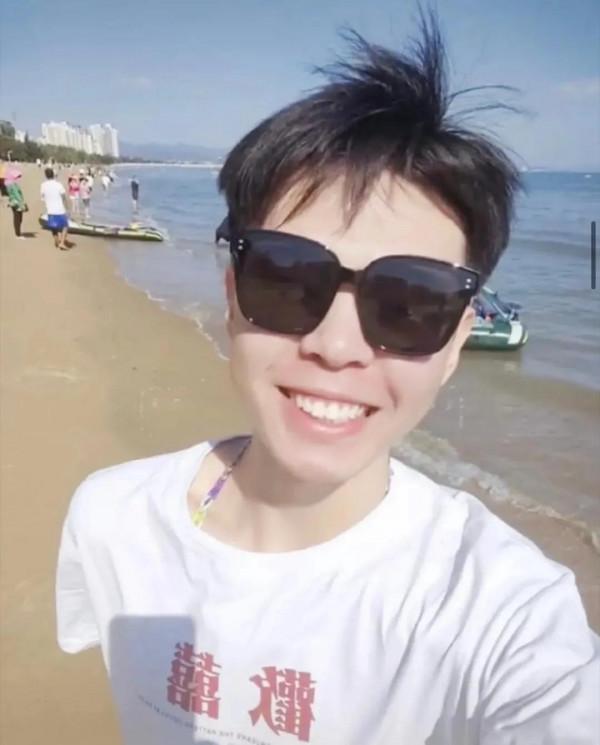 黃曉明baby官宣離婚那天，微博永久禁言了40個賬號