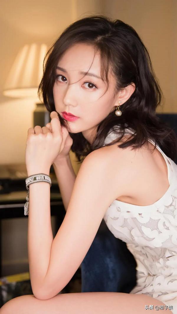 千嬌百媚的李一桐