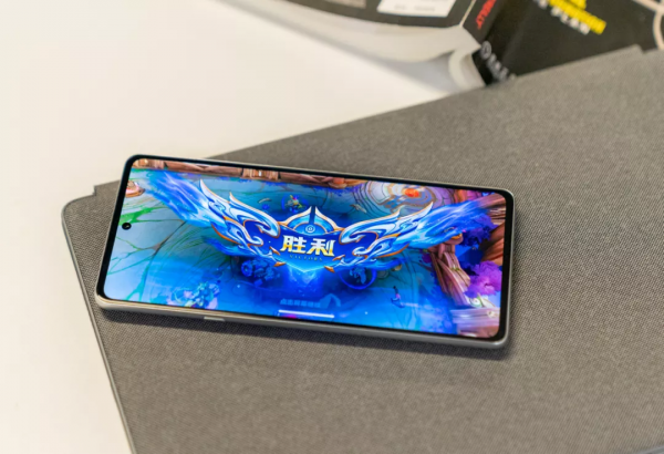 首款8Gen1新機長這樣：顏值打幾分？