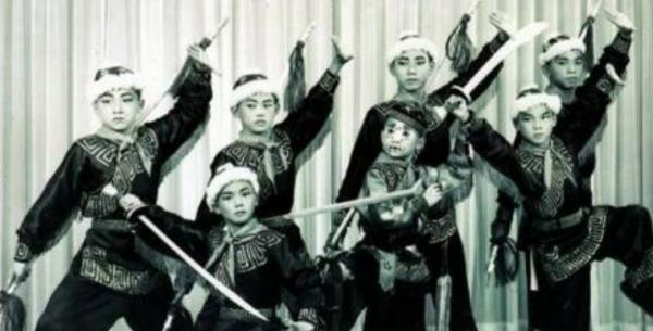 演了30年龍套,周星馳一部戲把他捧上人生巔峰,元華的坎坷星路 演了30年龍套,周星馳一部戲把他捧上人生巔峰,元華的坎坷星路