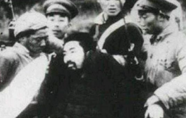 杜立三江湖路:為父報仇後成東北巨匪,卻被張作霖聯合親叔誘殺 杜立三江湖路:為父報仇後成東北巨匪,卻被張作霖聯合親叔誘殺