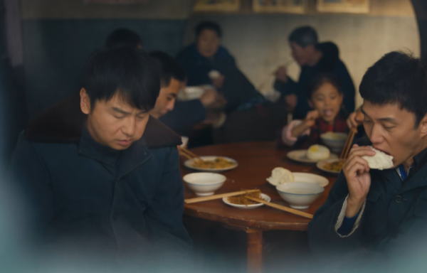 中國導演們！求求你們學學《人世間》導演李路怎麼拍&OpenCurlyDoubleQuote;窮人&rdquo;的吧