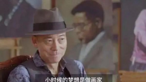 64歲戲骨被曝街頭開出租！主動為乘客搬行李，面對鏡頭大方打招呼