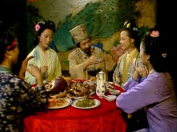 中秋節異兆頻發、悲音紛現,寧榮二府的當家人是如何應對的? 中秋節異兆頻發、悲音紛現,寧榮二府的當家人是如何應對的?