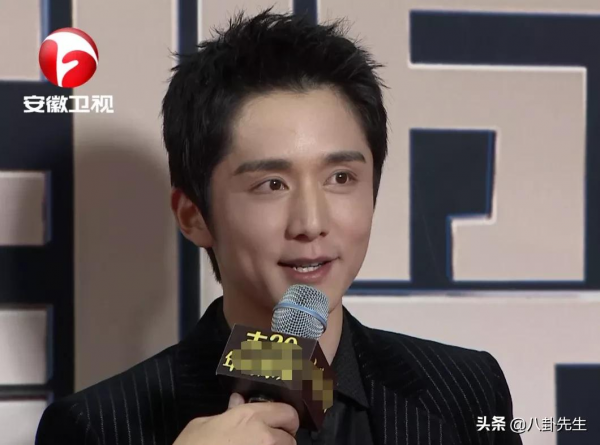 國劇盛典紅毯:張萌臉腫,董潔劉濤狀態好,黎耀祥鄧萃雯久違合體 國劇盛典紅毯:張萌臉腫,董潔劉濤狀態好,黎耀祥鄧萃雯久違合體