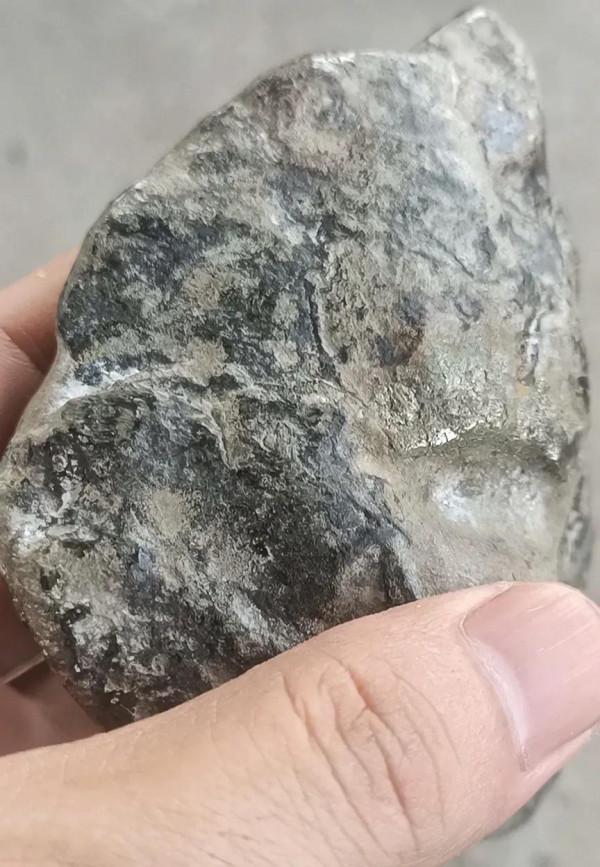 含銅銀離子的隕石光彩照人，一起來共賞