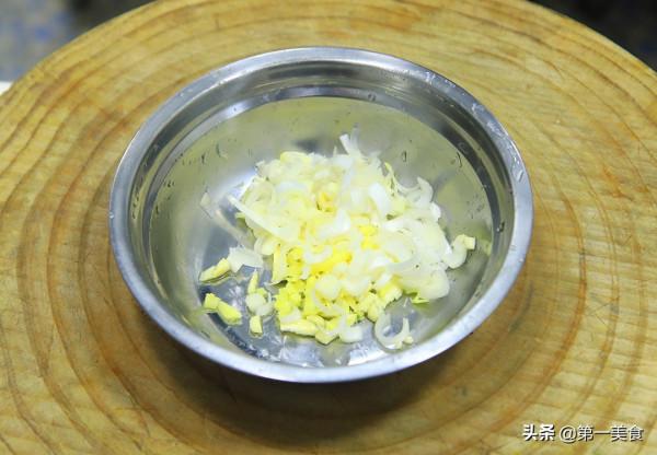 幾根線椒,一塊臘肉,解鎖新吃法,辣椒脆嫩,臘肉不柴,香辣開胃 幾根線椒,一塊臘肉,解鎖新吃法,辣椒脆嫩,臘肉不柴,香辣開胃