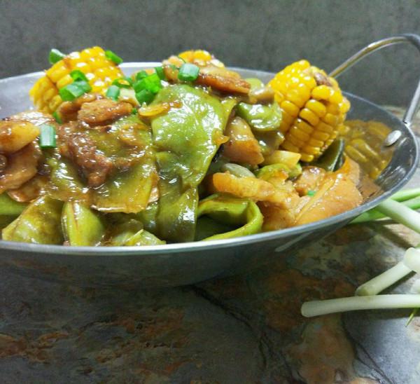 東北經典名菜亂燉大豐收，美味誘人，沒吃過一點要試試，超香