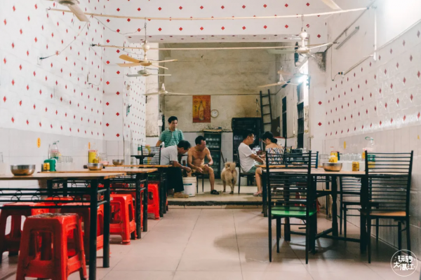 凌晨2:30營業，沒名字沒定位