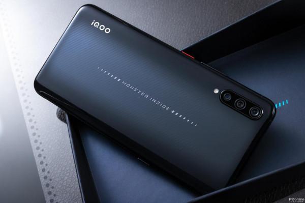 Realme用三年出貨量破億，給機圈帶來大壓力？網友：劣幣驅逐良幣