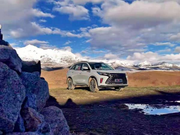 自駕川西 | 無懼暴雪、山路，與風光新580邂逅最美雪山