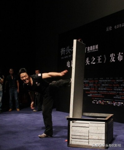 “武痴”嶽松,成就不高調性高,與“功夫巨星”的差距在哪裡? “武痴”嶽松,成就不高調性高,與“功夫巨星”的差距在哪裡?